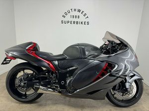 2024 SUZUKI HAYABUSA METALLIC THUNDER GRAY & CANDY DARING RED - 100309