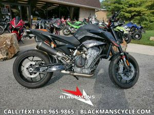 2022 KTM 890 DUKE 890 R