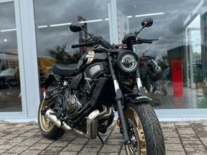 YAMAHA XSR 700