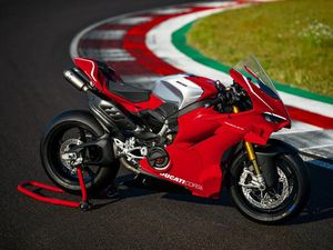 DUCATI PANIGALE V4 R • 2026