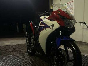 HONDA CBR 125 R