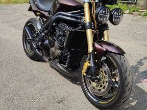 TRIUMPH SPEED TRIPLE 1050 NERO