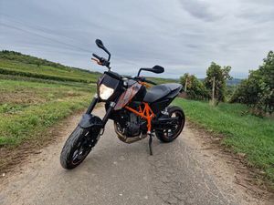 KTM DUKE 690