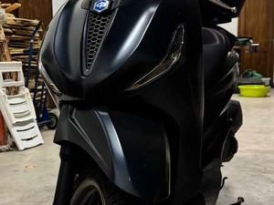 PIAGGIO BEVERLY 300 NERO