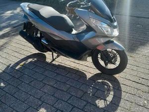 ② HONDA PCX 125 CC