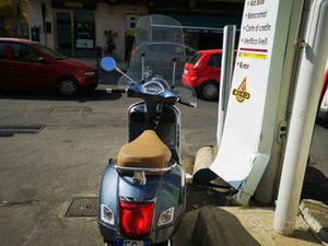VESPA 125 CC GTS COME NUOVA