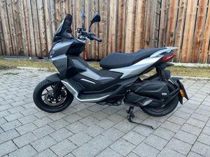 APRILIA SR GT 200