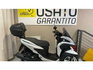 VENDO YAMAHA TRICITY 125 (2014 - 17) USATA A ROZZANO (CODICE 9830099) - MOTO.IT