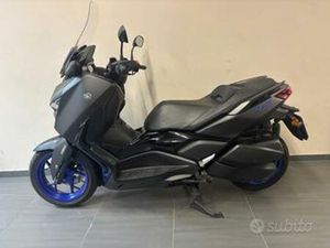 YAMAHA X-MAX 300