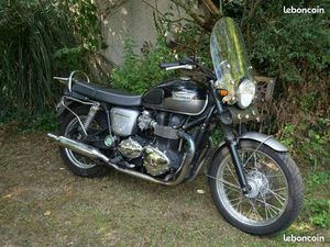 TRIUMPH BONNEVILLE T100