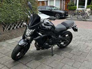 KAWASAKI ER - 6 N ZWART