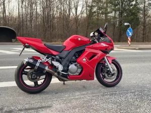 MOTORCYKEL SUZUKI SV650S