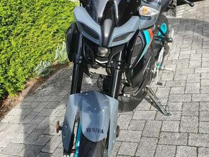 YAMAHA MT-125
