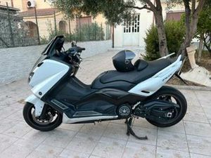 YAMAHA TMAX 530