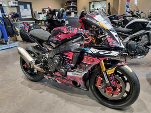YAMAHA R1 PISTE