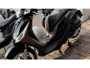 VENDO PIAGGIO MEDLEY 150 ABS (2021 - 25) USATA A SEREGNO (CODICE 9830791) - MOTO.IT