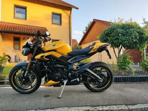 TRIUMPH STREET TRIPLE 765 RS INKL. ZUBEHÖR