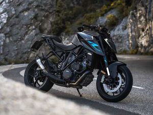 KTM 1290 SUPER DUKE R