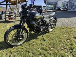 DUCATI SCRAMBLER FULL THROTTLE