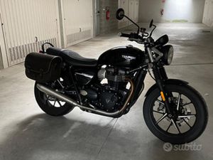 TRIUMPH STREET TWIN