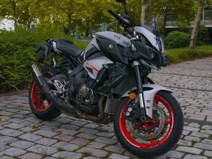 YAMAHA MT-10