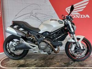 DUCATI - MONSTER 696 2009