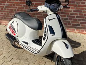 VESPA GTS SUPER 300 BIANCO/NERO WEIß/SCHWARZ