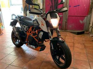 KTM - DUKE R