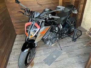 KTM 1290 SUPER DUKE R
