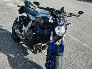YAMAHA MT-07 YAMAHA MT-07 BLUE CAGE 2016 A3