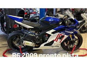VENDO YAMAHA YZF R6 (2008 - 09) USATA A BOLLATE (CODICE 9832529) - MOTO.IT