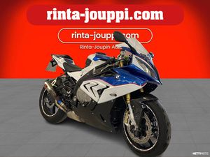 QUICKSHIFTER / LUISTONESTO DTC / ABS / KAHVANLÄMMITTIMET / AKRAPOVIC