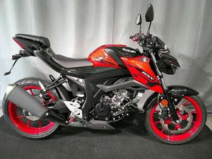 SUZUKI GSX-S 125 -SCHWARZ/ROT - TOP ZUSTAND - WENIG KM
