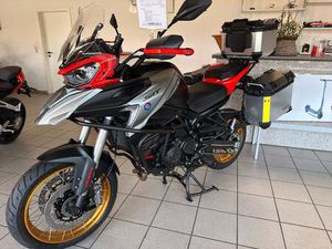 QJMOTOR SRT 900 SX, INKL. 3 ALUMINIUMKOFFER, VORFÜHRER