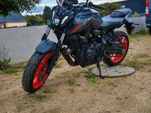 ÉCHANGE OU VENDS MT07 2021