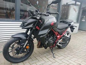 HONDA HORNET 750 2025 ERST 250 KM