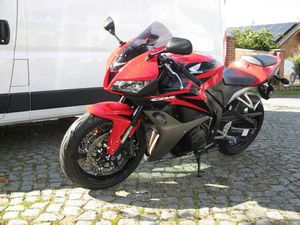 HONDA CBR 600 RR PC40 FÜR MÄDELS TIEFERGELEGT