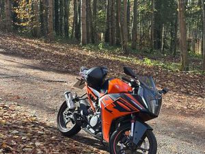 KTM RC 390 - TOP ZUSTAND KURZER KENNZ.HALTER CARPLAY