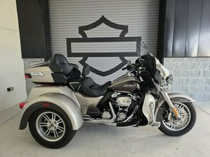2018 HARLEY-DAVIDSON® TRI GLIDE® ULTRA