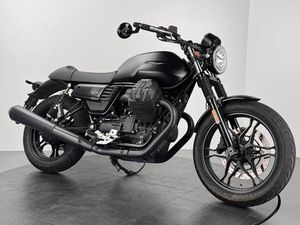 MOTO GUZZI V7 III STONE *TOP-ZUSTAND