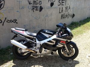 GSX 2003 MOTO IN PERFETTE CONDIZIONI NESSUN LAVORO