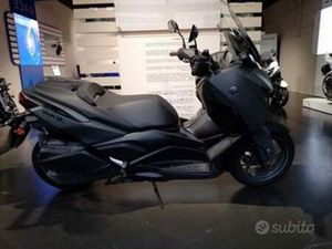 YAMAHA X-MAX 300