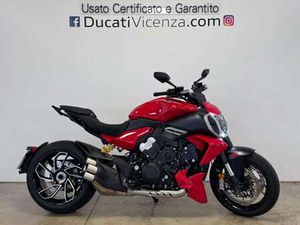 DUCATI DIAVEL V4 RED ROSSO