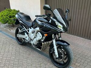 YAMAHA FZ6