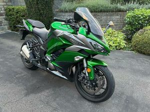 ② KAWASAKI Z1000SX
