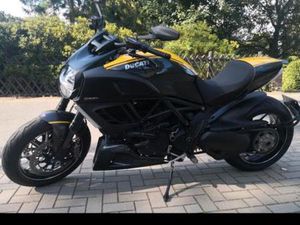 DUCATI DIAVEL CARBON 1200 „SEHR WENIG KM!“