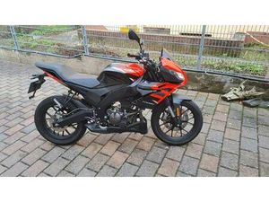 APRILIA TUONO 125 / TÜV BIS 2027 / REIFEN NEUWERTIG