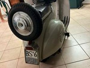 VESPA STRUZZO 150