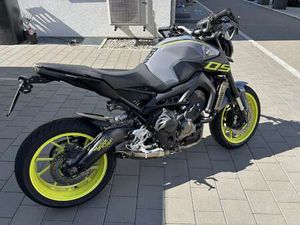 YAMAHA MT-09