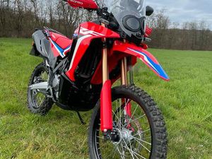HONDA CRF 300 RALLYE VIEL ZUBEHÖR NEUWERTIG